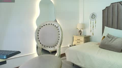 kimberly colle7 online show from April 9, 6:19 am