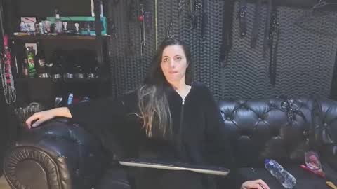 Snapshot of kimberly_swan_ chatting on February 18, 3:10 am KIMBERLY SWAN online show from February 18, 3:10 am