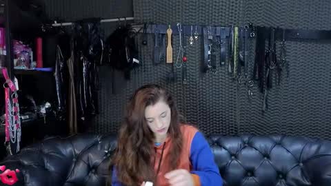 Snapshot of kimberly_swan_ chatting on October 19, 2:16 am KIMBERLY SWAN online show from October 19, 2:16 am
