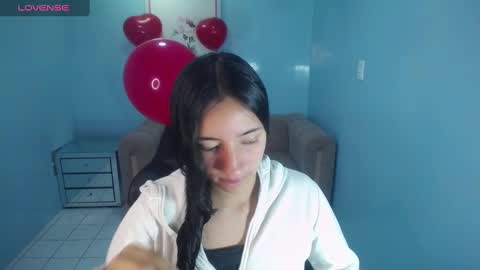 Snapshot of kimberly_thomson_t chatting on February 14, 10:49 am kimberly online show from February 14, 10:49 am