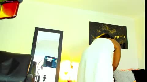 Kimberly Banks online show from May 14, 10:02 am