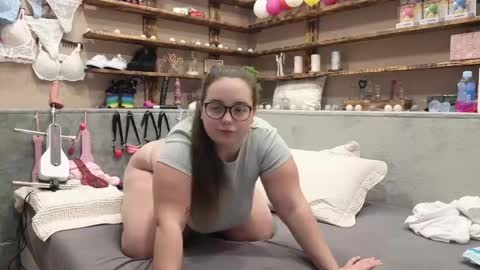 Snapshot of kimberlycaprice chatting on February 25, 5:19 am kimberlycaprice online show from February 25, 5:19 am