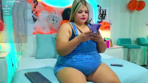 KimBrooks online show from October 25, 11:31 am