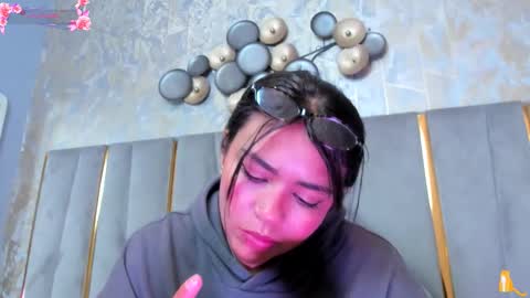  KIM  online show from March 8, 3:21 am