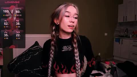 Kimiko online show from October 27, 4:40 pm