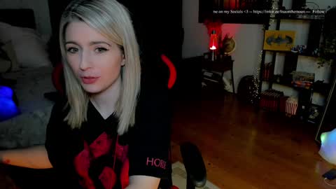 Wolfs Girl online show from February 11, 6:23 pm