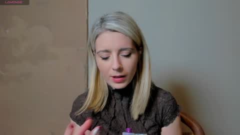 Wolfs Girl online show from November 9, 9:06 pm