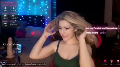 Wolfs Girl online show from July 6, 7:49 pm