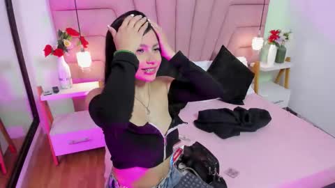 kimluna1 online show from February 23, 3:31 am