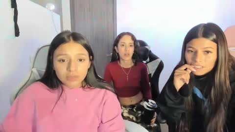 kimmi online show from February 12, 11:30 pm