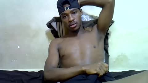 kimzsguyz online show from March 2, 7:15 am