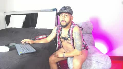king_bear_25 online show from February 28, 10:52 am