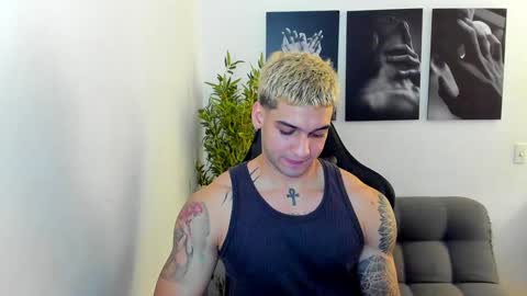 Snapshot of king_of_kings__ chatting on December 2, 11:46 pm king_of_kings__ online show from December 2, 11:46 pm