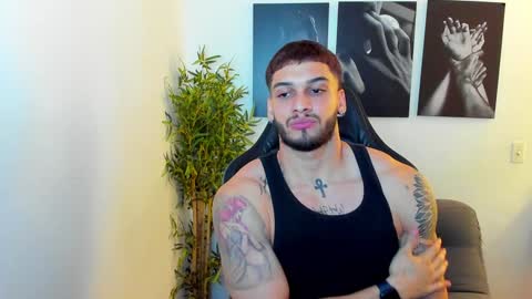 Snapshot of king_of_kings__ chatting on January 25, 10:50 pm king_of_kings__ online show from January 25, 10:50 pm