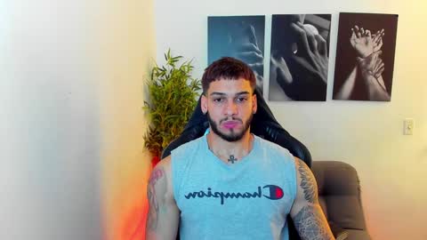 Snapshot of king_of_kings__ chatting on February 5, 11:06 pm king_of_kings__ online show from February 5, 11:06 pm