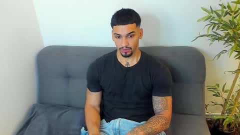 Snapshot of king_of_kings__ chatting on September 20, 1:52 am king_of_kings__ online show from September 20, 1:52 am
