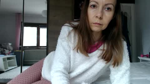 sexysexyhotwetpinkredpussy online show from May 1, 3:28 pm