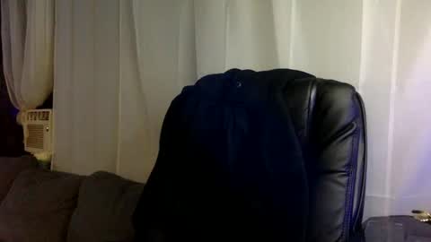 Snapshot of kinglibra420 chatting on December 2, 1:07 am loyal fuck online show from December 2, 1:07 am