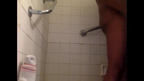 Snapshot of kinglibra420 chatting on October 17, 8:29 am loyal fuck online show from October 17, 8:29 am