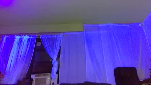 Snapshot of kinglibra420 chatting on December 16, 6:43 am loyal fuck online show from December 16, 6:43 am