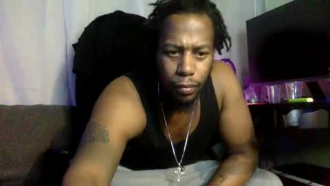 Snapshot of kinglibra420 chatting on December 5, 12:14 am loyal fuck online show from December 5, 12:14 am