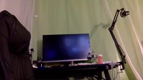 Snapshot of kinglibra420 chatting on December 16, 1:31 am loyal fuck online show from December 16, 1:31 am