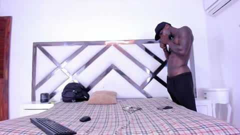 kingmaverickx online show from March 28, 2:35 am