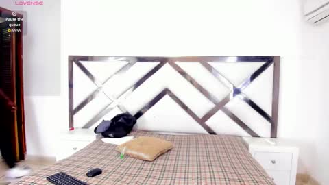 kingmaverickx online show from April 13, 1:43 am