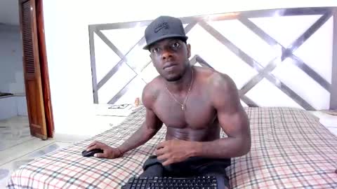kingmaverickx online show from May 26, 11:33 pm