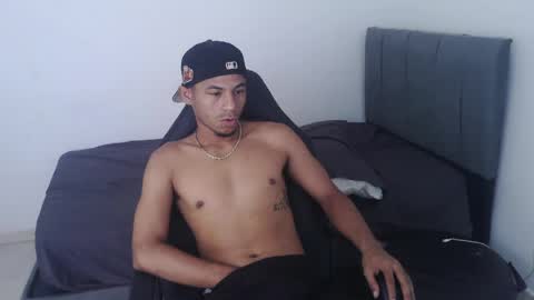 DOMINANT ALPHA KINGS online show from May 31, 6:09 pm