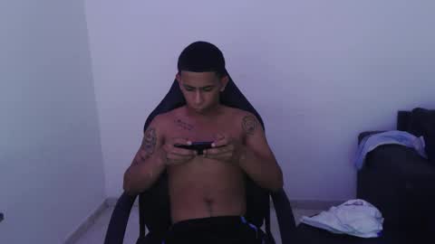 DOMINANT ALPHA KINGS online show from March 17, 7:19 pm