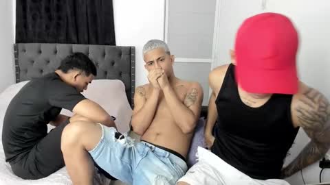 DOMINANT ALPHA KINGS online show from November 30, 10:50 pm