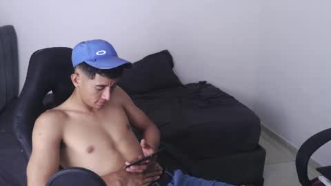DOMINANT ALPHA KINGS online show from May 19, 2:07 am