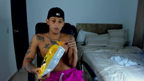 DOMINANT ALPHA KINGS online show from October 25, 7:40 am