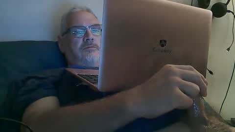 kingtongue10 online show from September 22, 11:36 am