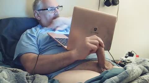 kingtongue10 online show from October 4, 11:41 am