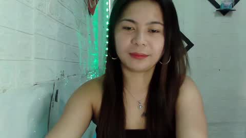 Snapshot of kinky_gurl69 chatting on December 6, 12:29 am mary online show from December 6, 12:29 am