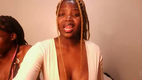 Lola online show from October 14, 9:29 pm