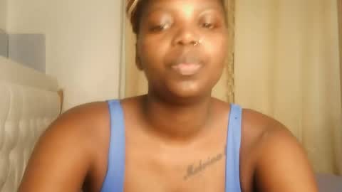 Lola online show from March 25, 5:09 pm