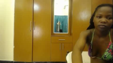 Snapshot of kinky_pixie chatting on September 29, 7:35 pm Pixie online show from September 29, 7:35 pm