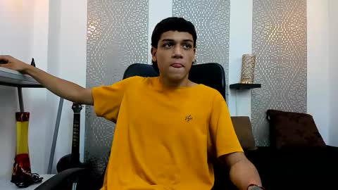 Snapshot of kinky_spice69 chatting on October 13, 2:08 pm online show from October 13, 2:08 pm