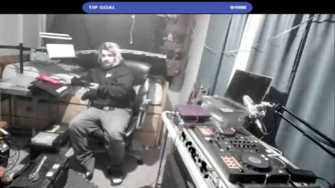 Snapshot of kinkybiguy14 chatting on September 12, 2:35 am Kinky Cassie online show from September 12, 2:35 am