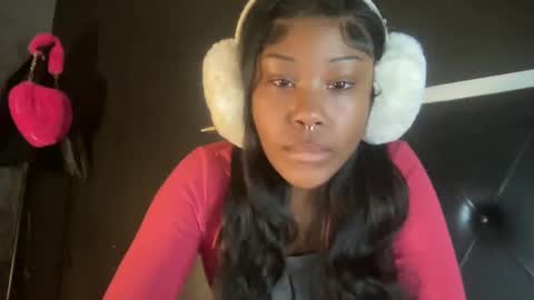 Bunniii online show from January 4, 1:10 am