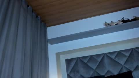 kinkypetite1 online show from October 29, 3:25 pm