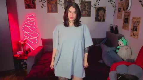 Kira VanKick online show from November 3, 5:14 pm