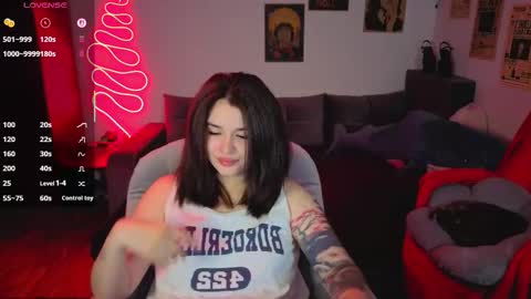 Kira VanKick online show from December 1, 5:33 pm