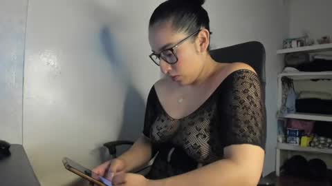 kira stormm58 online show from August 1, 10:06 am