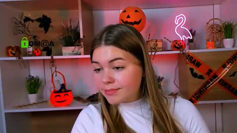 kira_vee online show from October 28, 4:08 pm