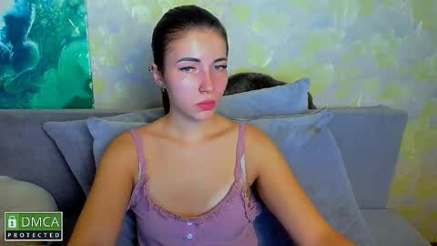 kiraa sunny online show from November 19, 7:34 pm