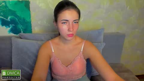 kiraa sunny online show from November 6, 7:28 pm